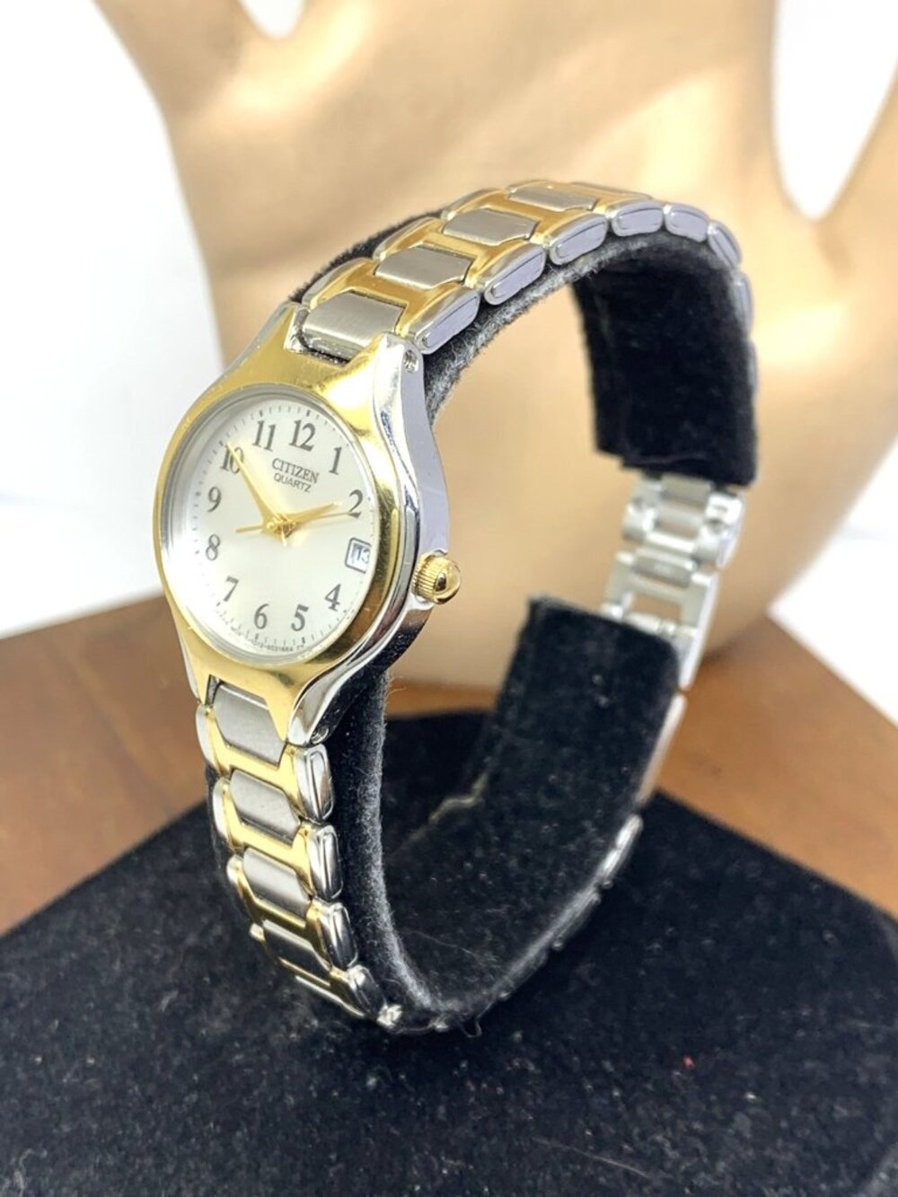 Citizen Womens Watch EU2254-51A Quartz Silver Dial Two Tone Stainless Steel 23mm - Picture 2 of 14